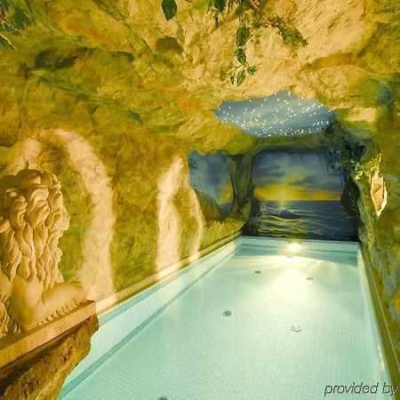Hotell Loewenhof 4*