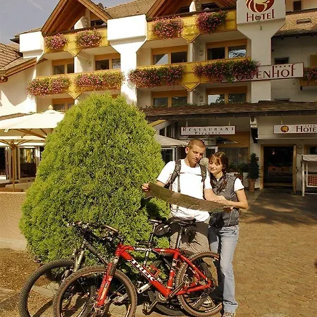 Hotel Löwenhof 4*